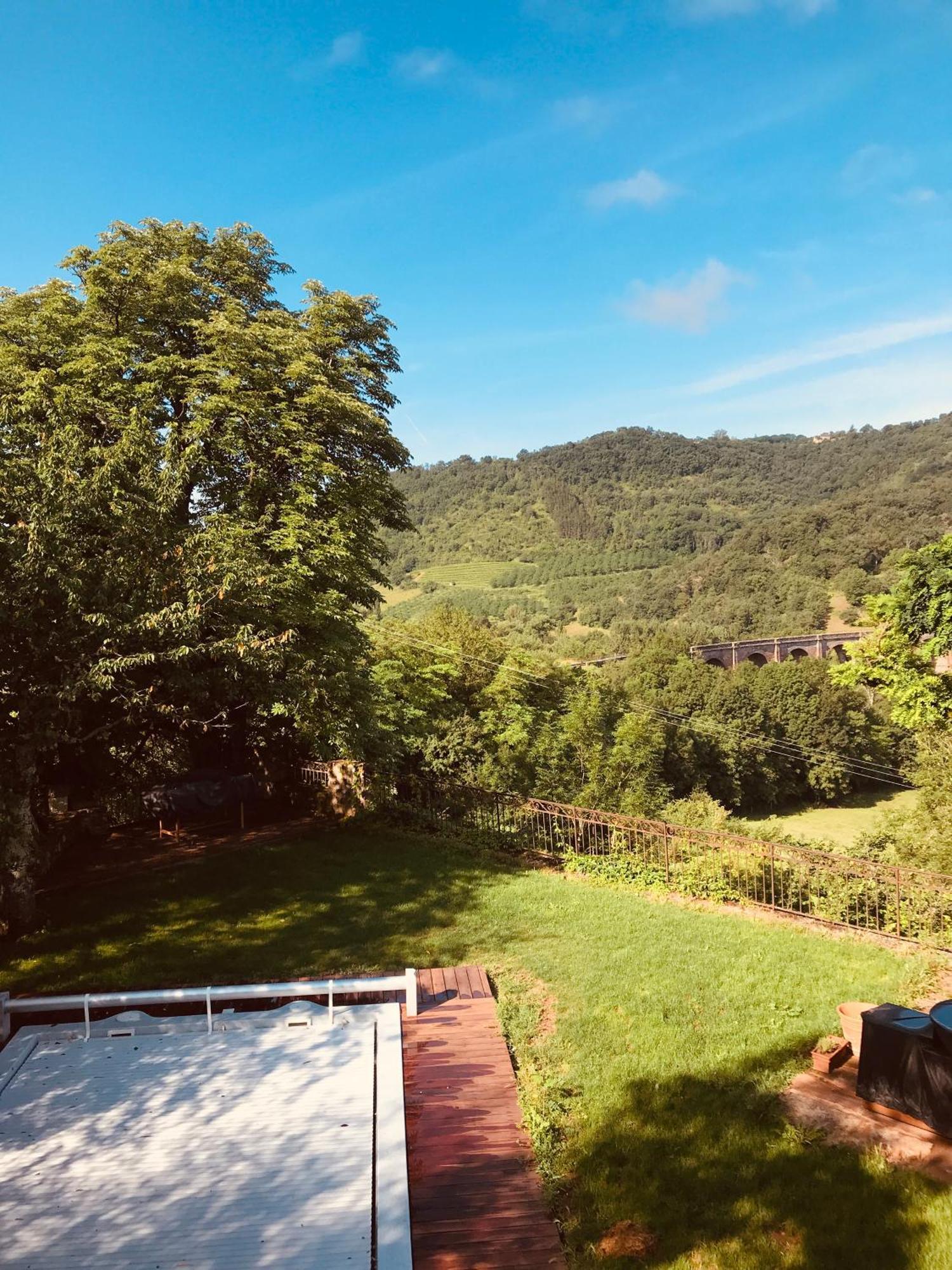 Maison De Famille Et D'Ami-E-S Valady Bagian luar foto